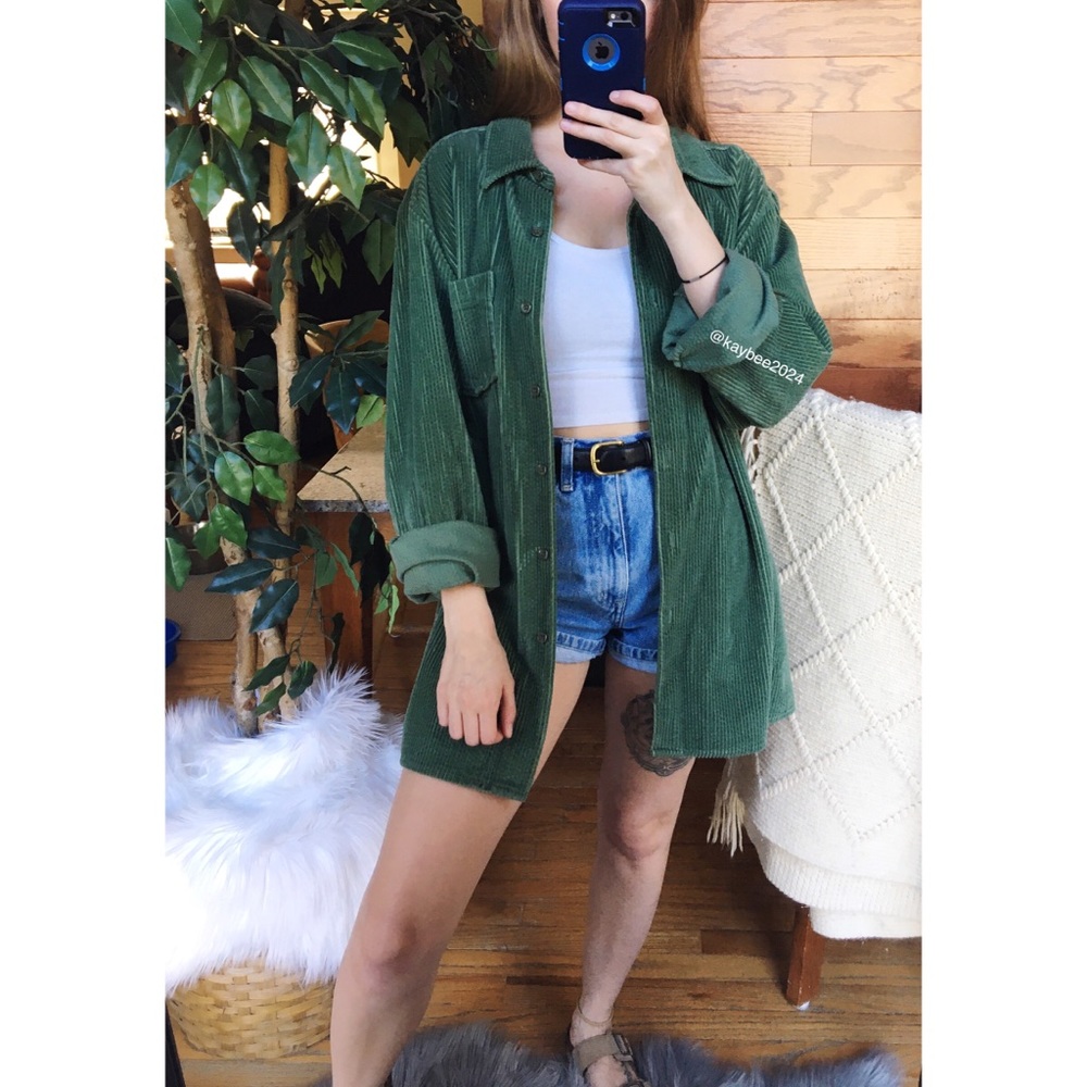 🌿 Vintage Cozy Olive Corduroy Button Down Flannel
